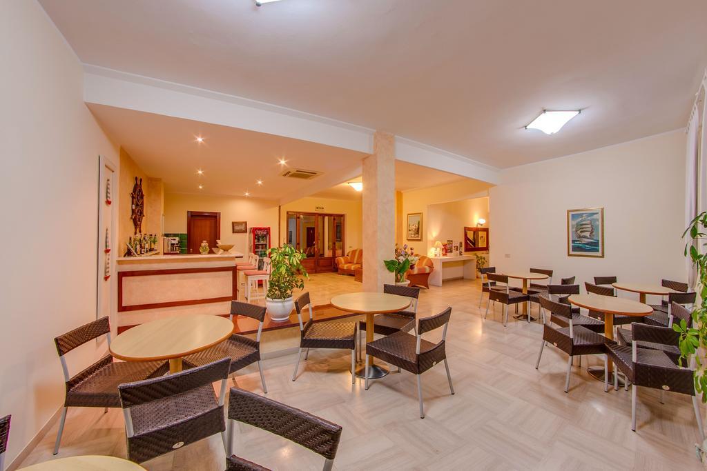פרוצ'ו Hotel Del Golfo - Dependance מראה חיצוני תמונה