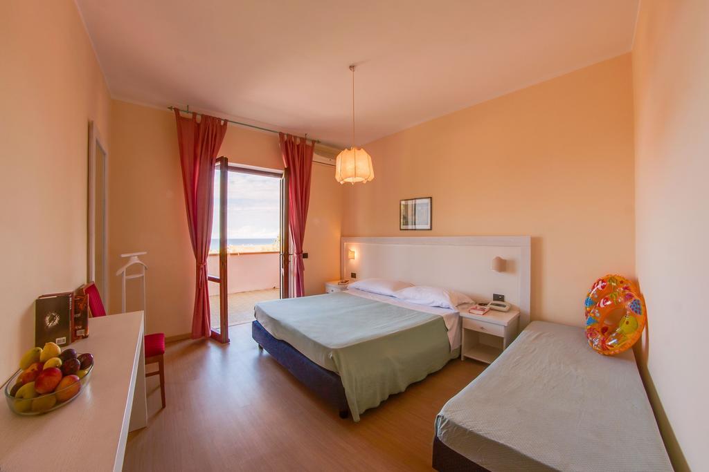 פרוצ'ו Hotel Del Golfo - Dependance חדר תמונה