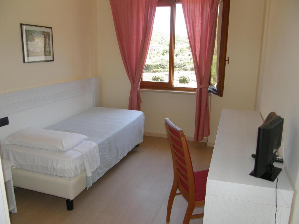 פרוצ'ו Hotel Del Golfo - Dependance חדר תמונה